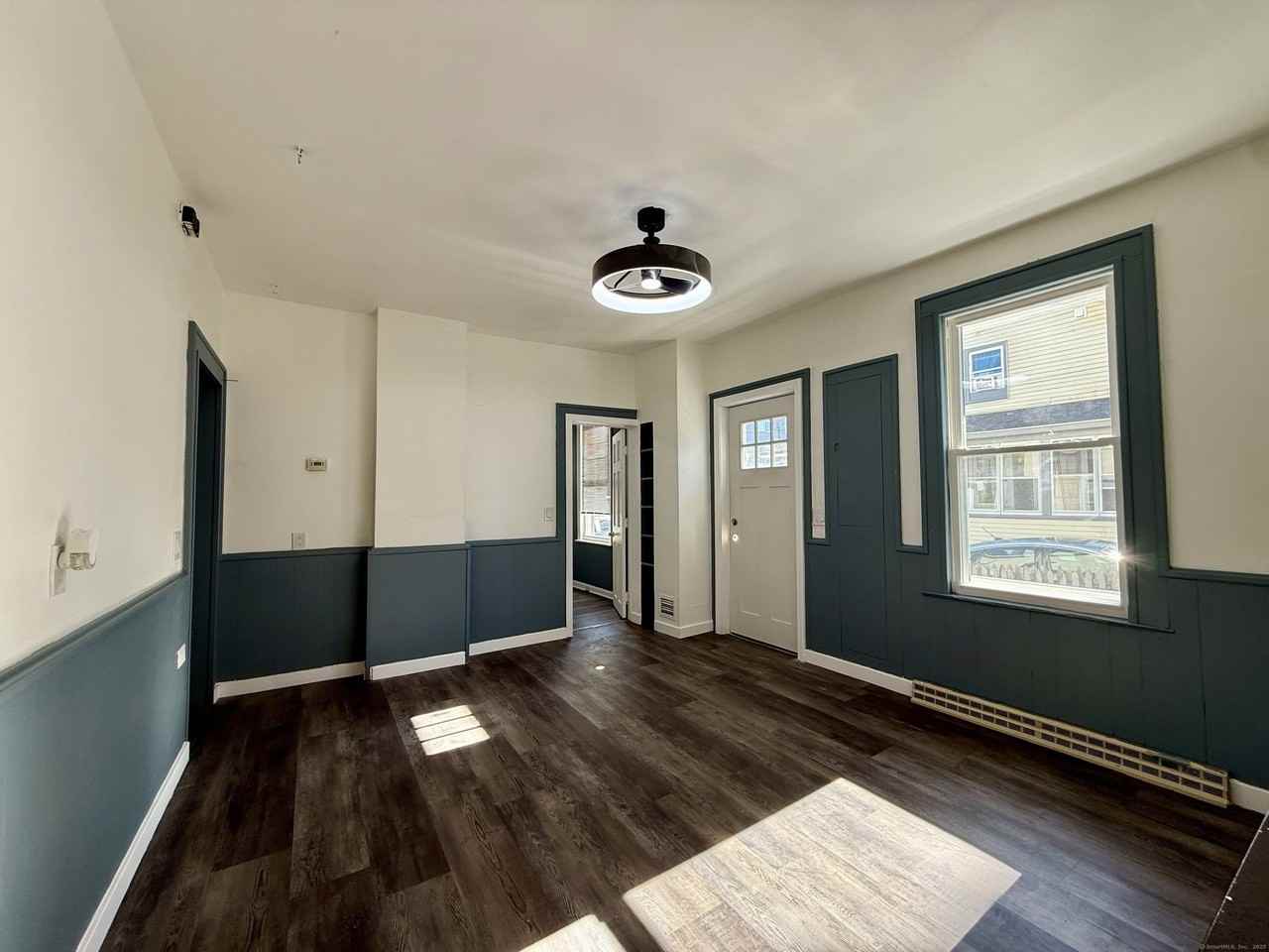 22 Hawthorne Ave - Photo 3 of 18