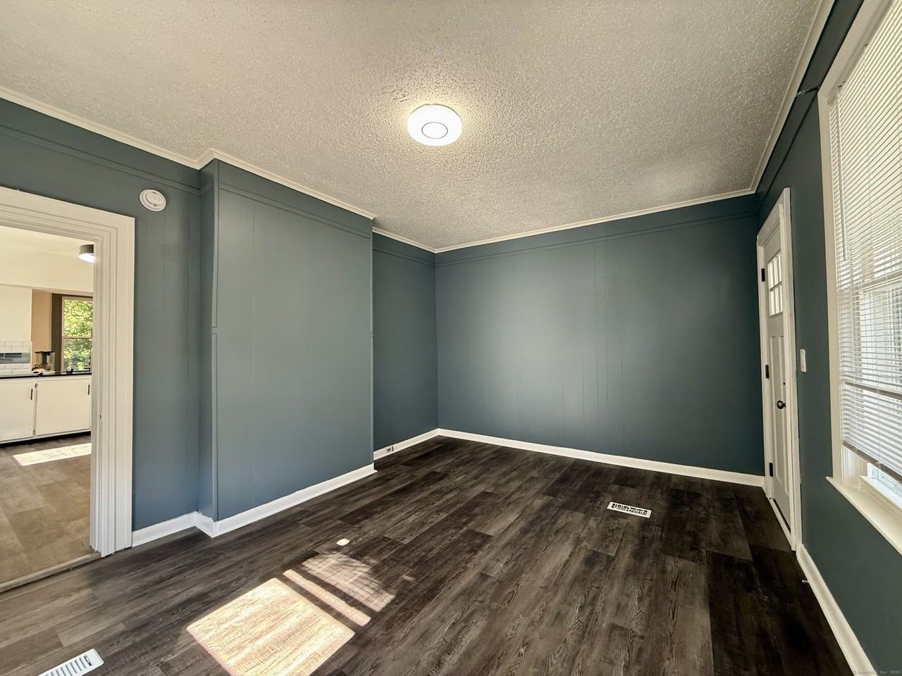 22 Hawthorne Ave - Photo 5 of 18