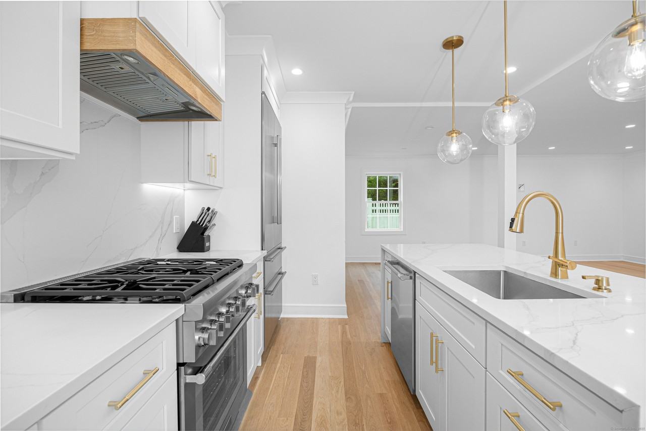 82 Josephine Evaristo Ave - Photo 3 of 22