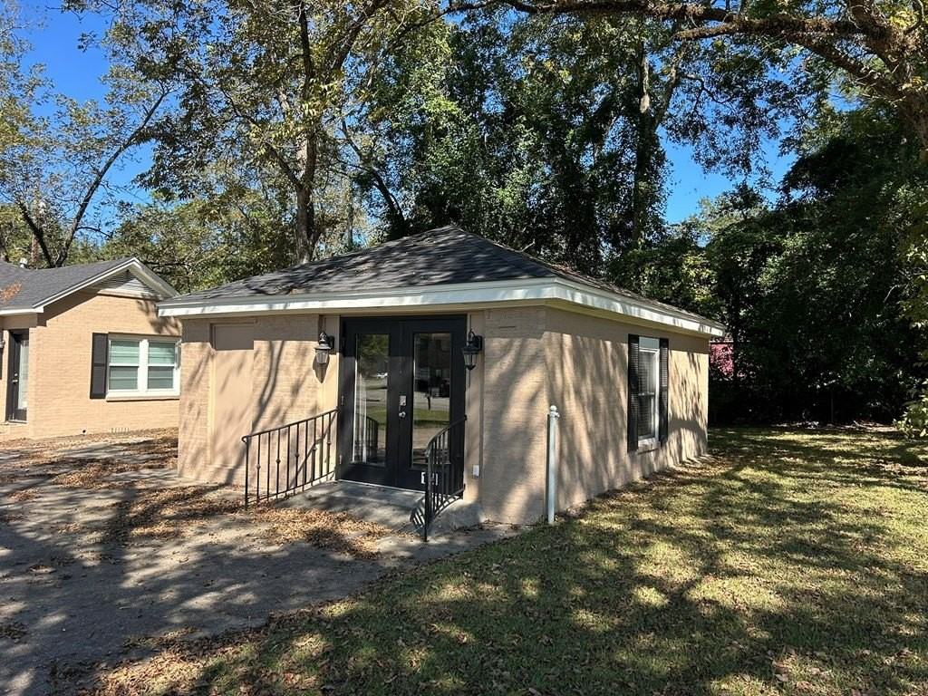 101 Gaines St - Photo 3 of 11