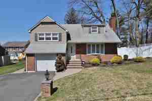 featured image of 611 E Crescent Pkwy