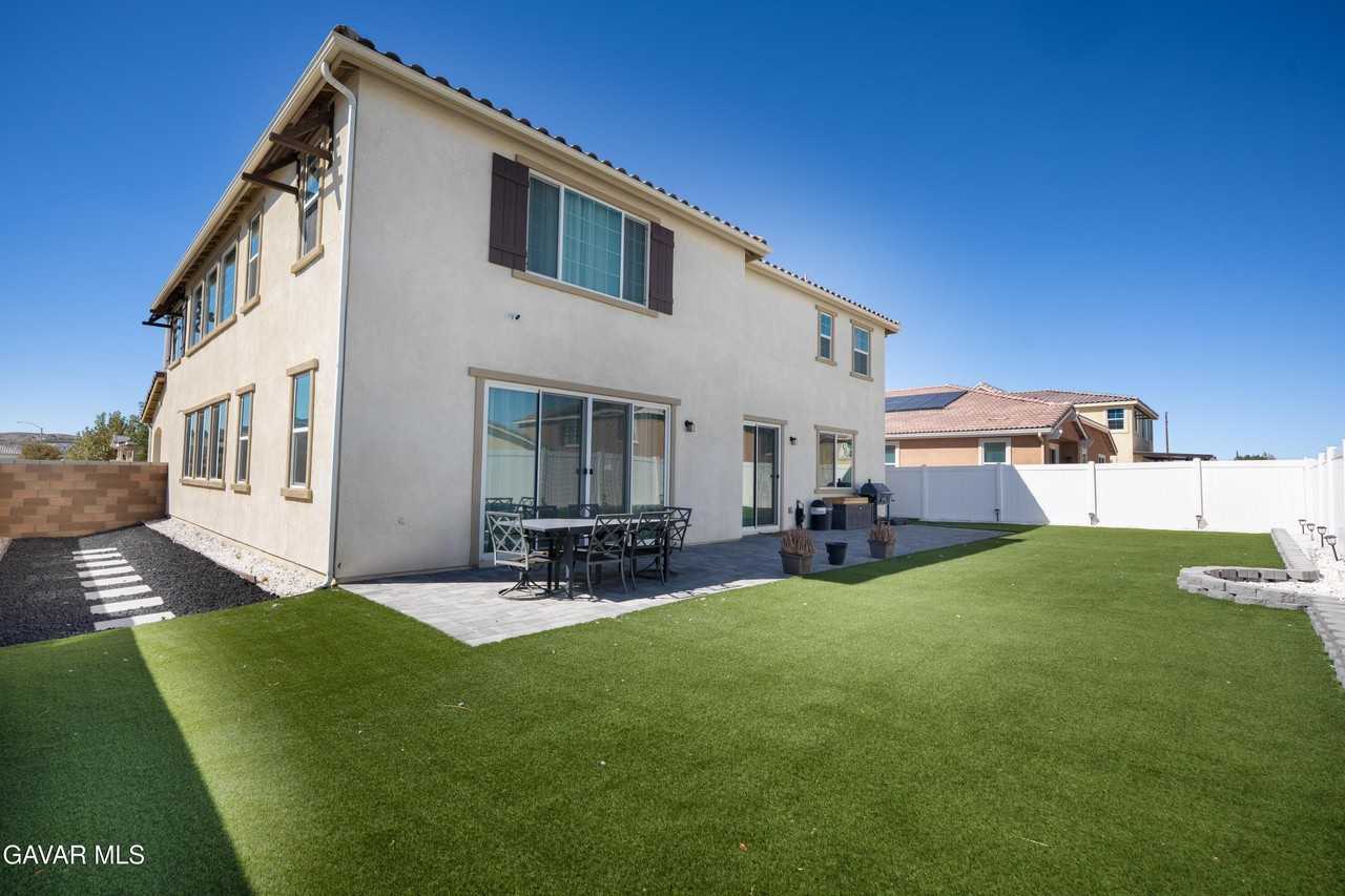 39118 Forsythia Ln - Photo 4 of 24