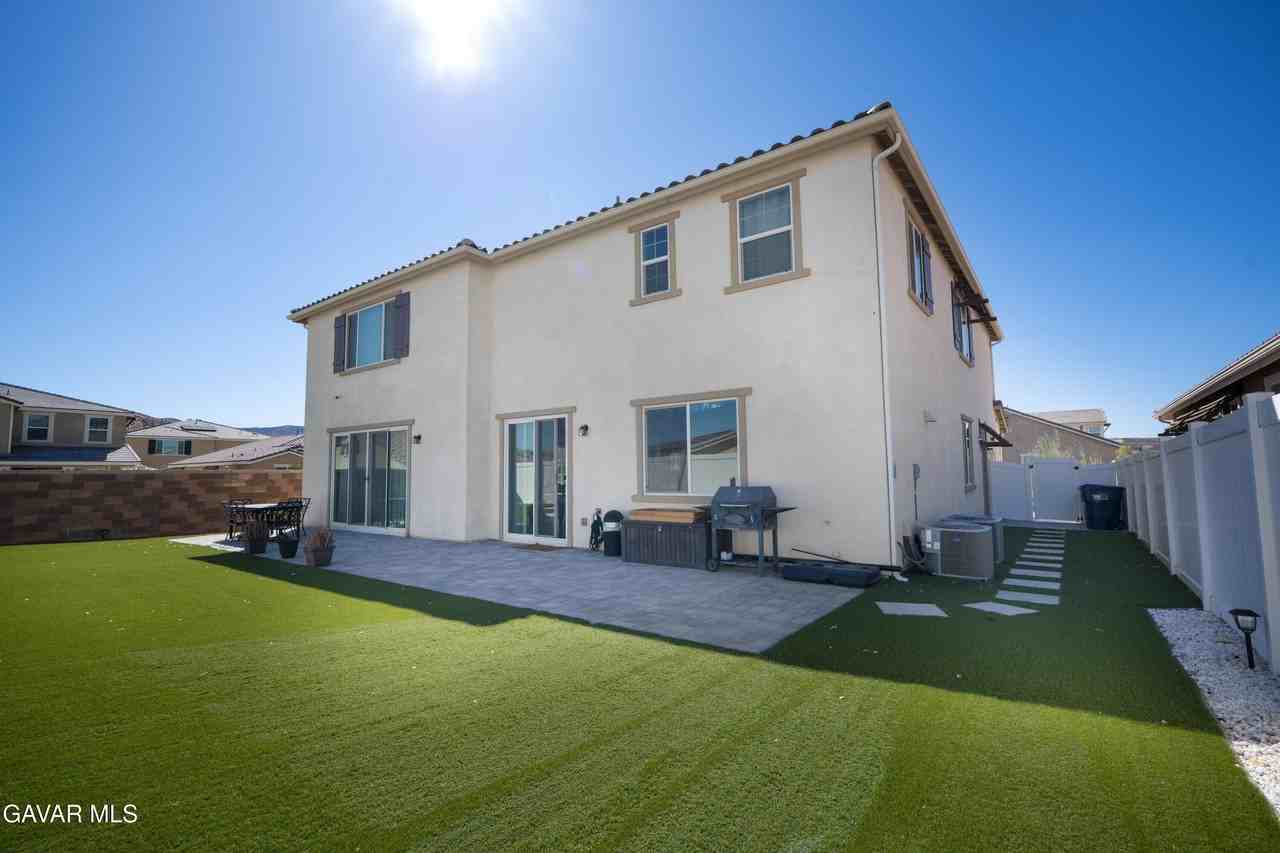 39118 Forsythia Ln - Photo 5 of 24