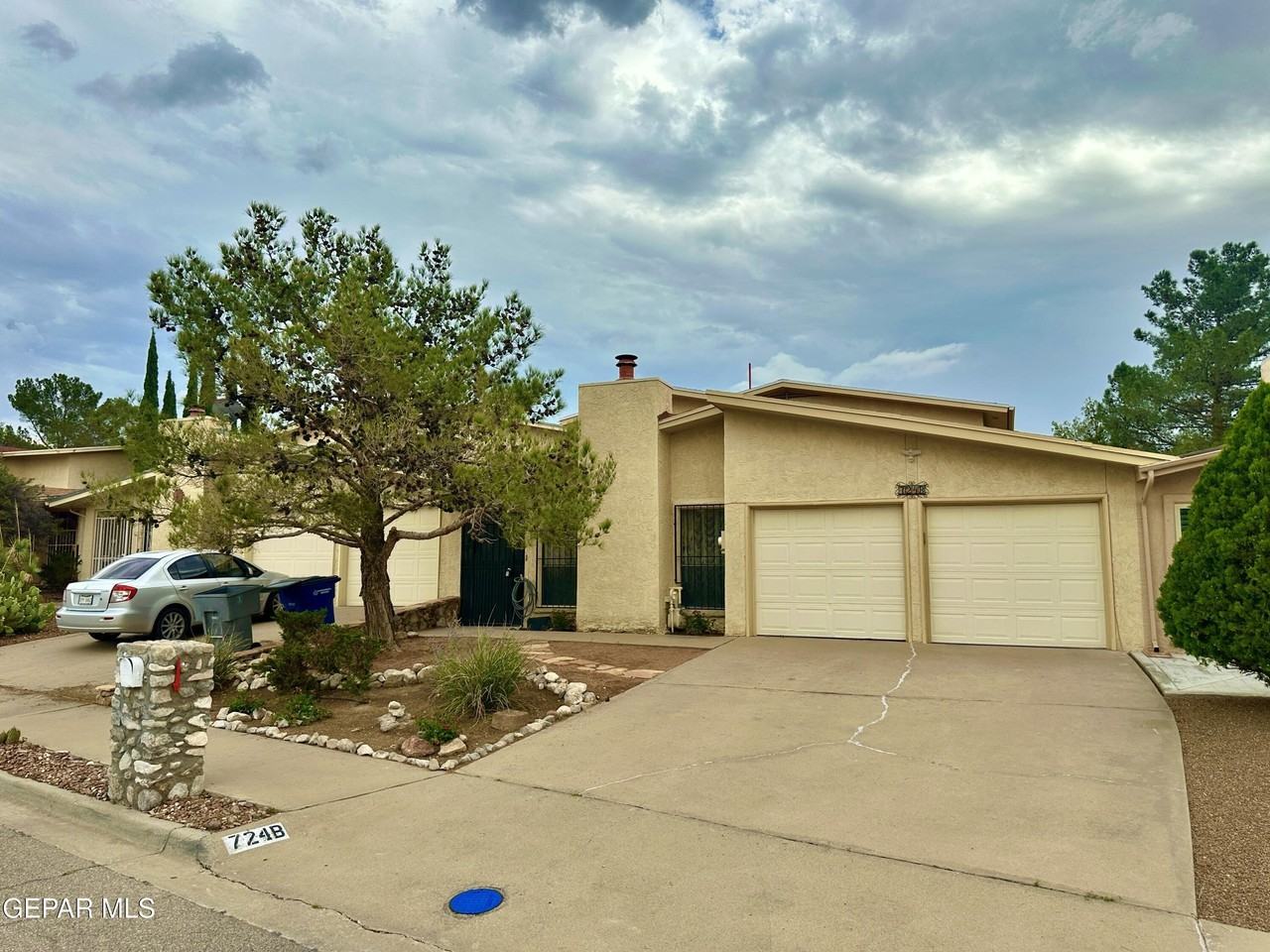 724 Espada Dr Unit B #B - Photo 2 of 33