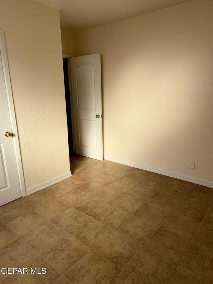 2532 Mountain Ave - Photo 3 of 8