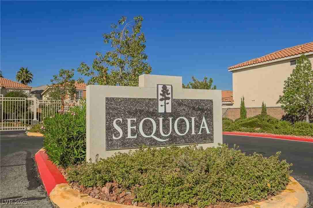 4599 Deer Forest Ave - Photo 7 of 50