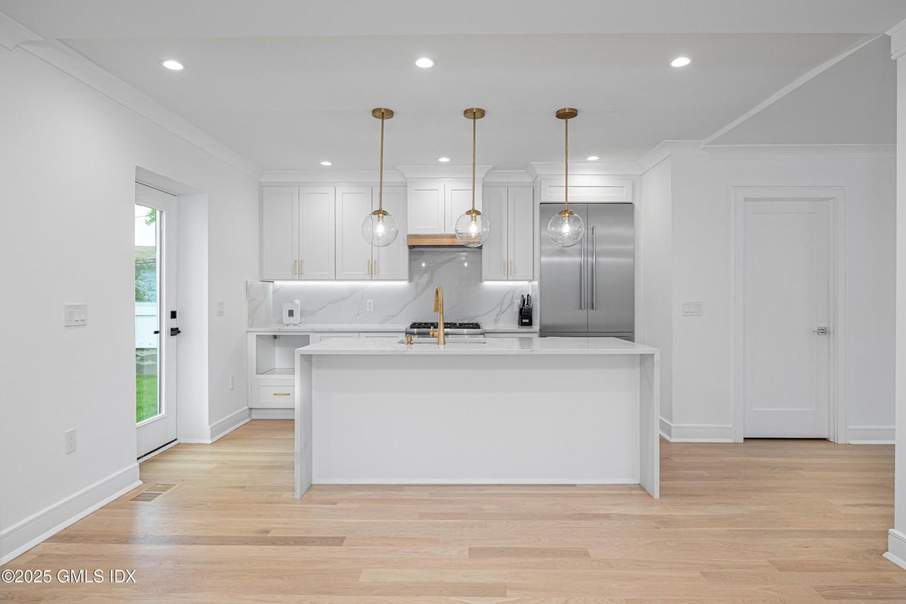 82 Josephine Evaristo Ave - Photo 2 of 22