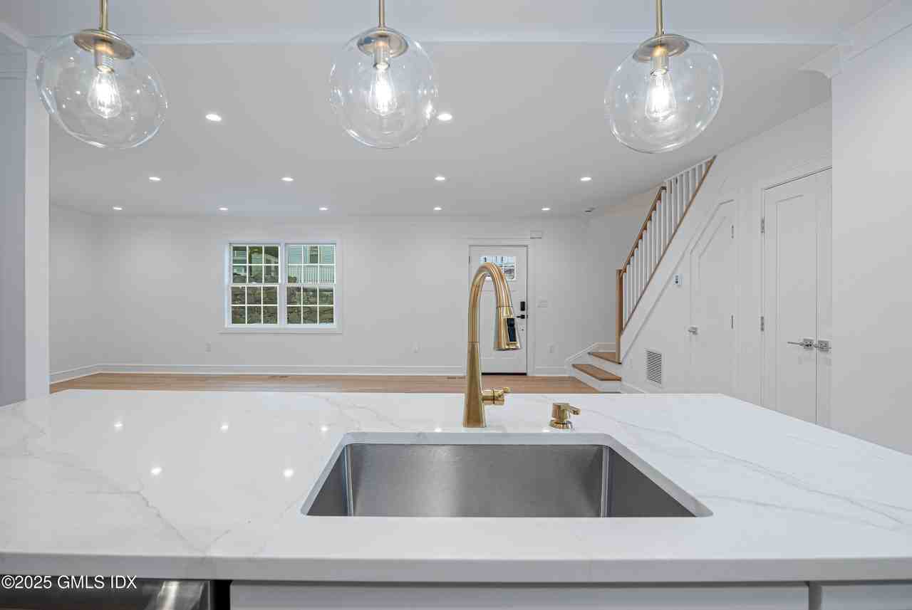 82 Josephine Evaristo Ave - Photo 4 of 22