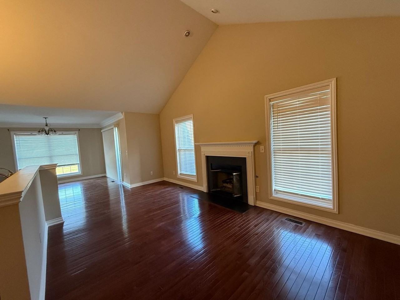 5705 Hampshire Ln - Photo 4 of 15