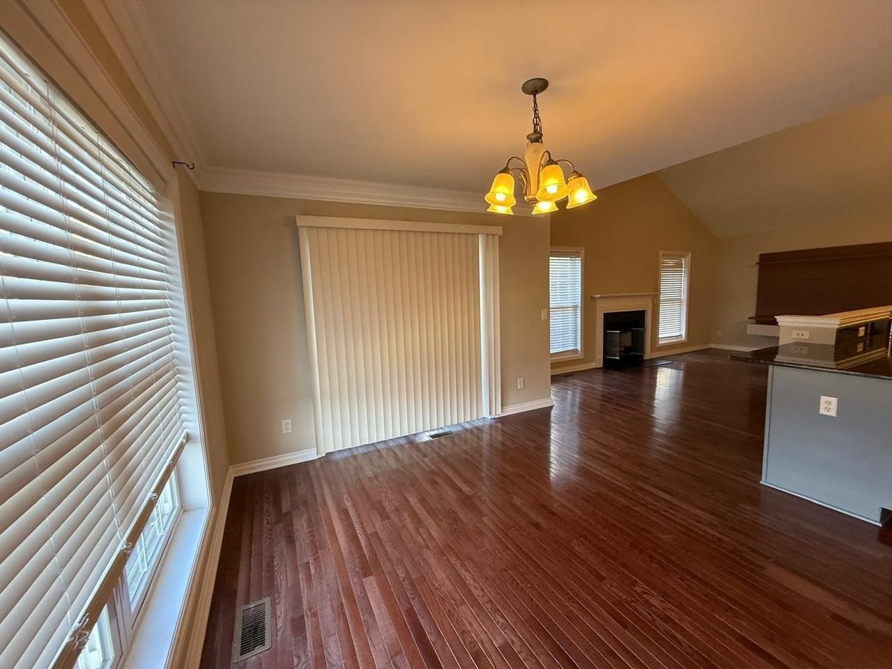 5705 Hampshire Ln - Photo 6 of 15