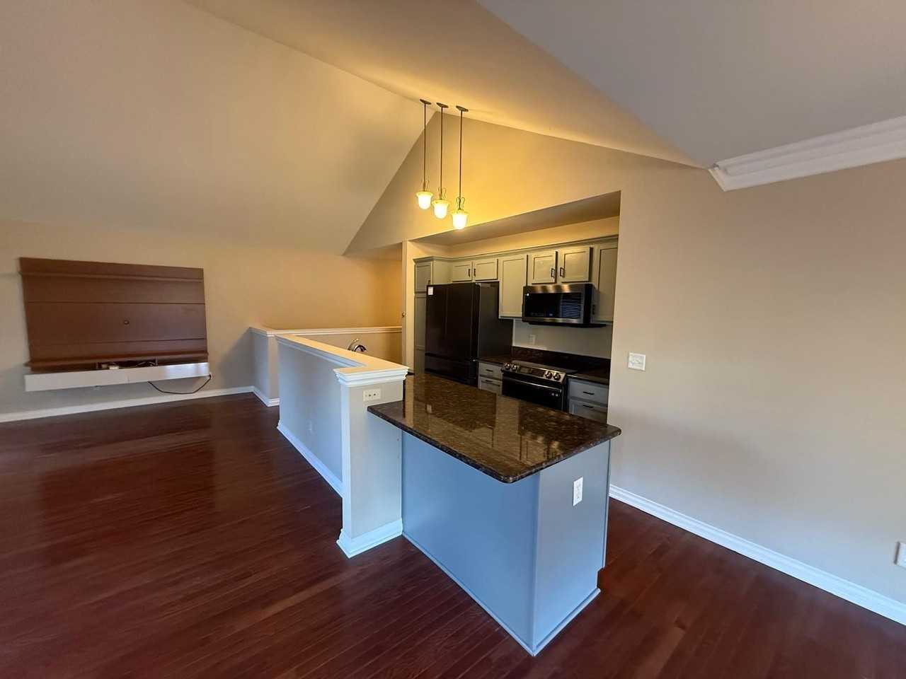 5705 Hampshire Ln - Photo 7 of 15