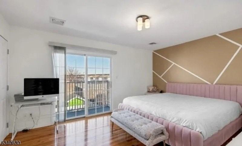 1031 Fanny St #1 - Photo 2 of 11