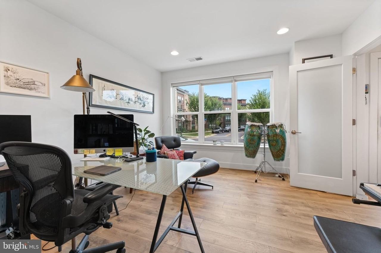 3533 Bellflower Ln - Photo 5 of 44