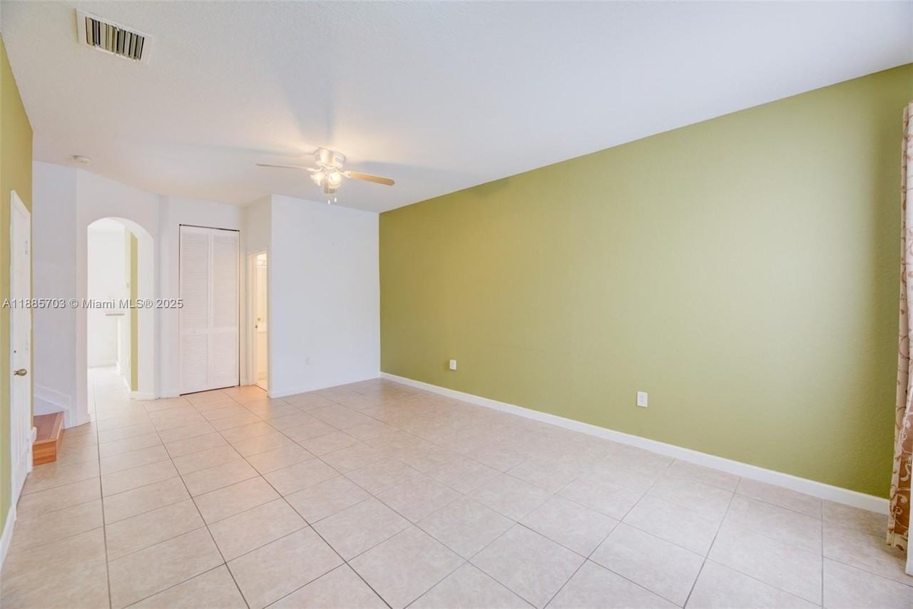 12842 Southwest 135th Street #12842 - Photo 4 of 24