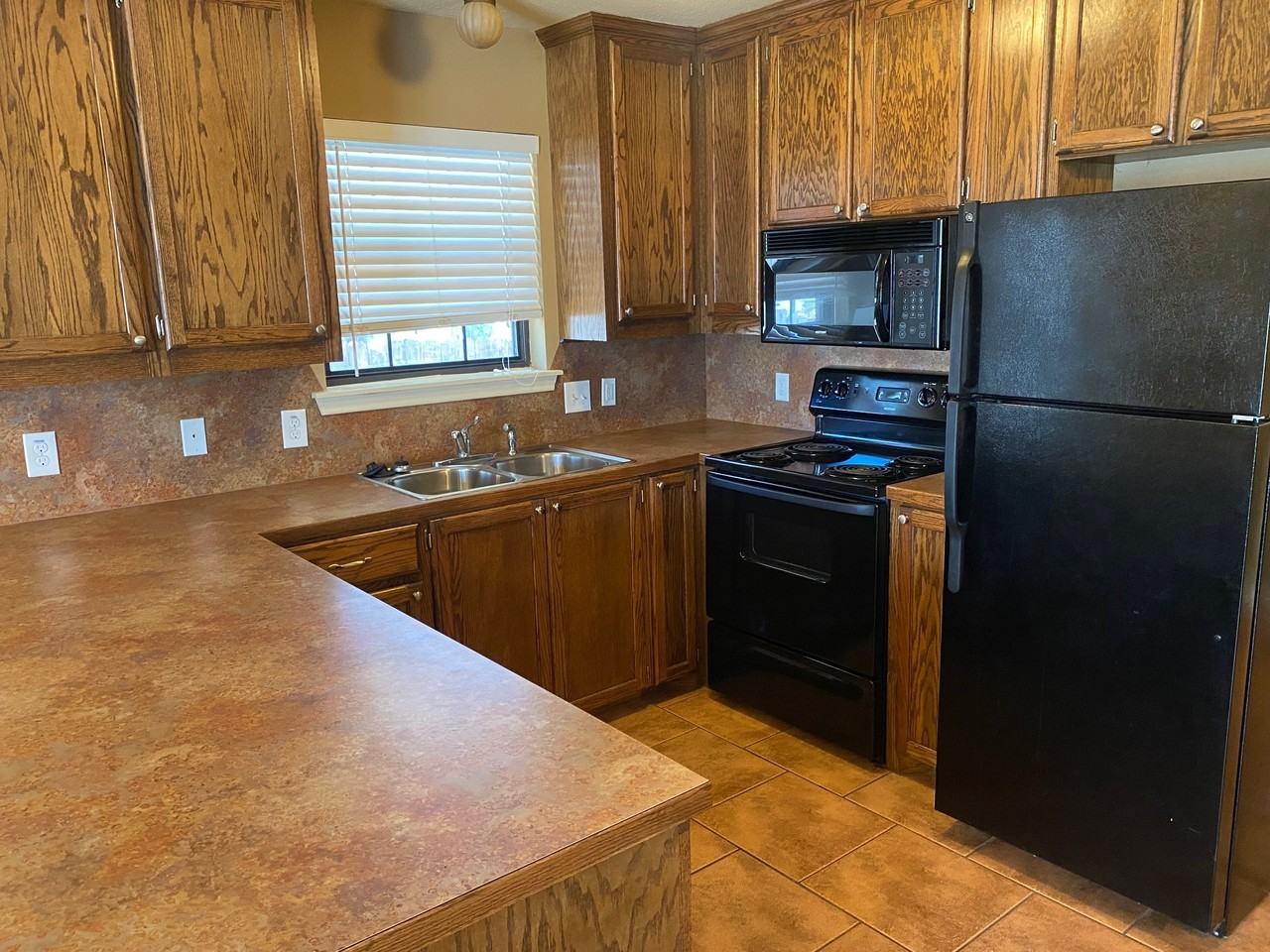 209 East 37th Street-JLR - Photo 7 of 18