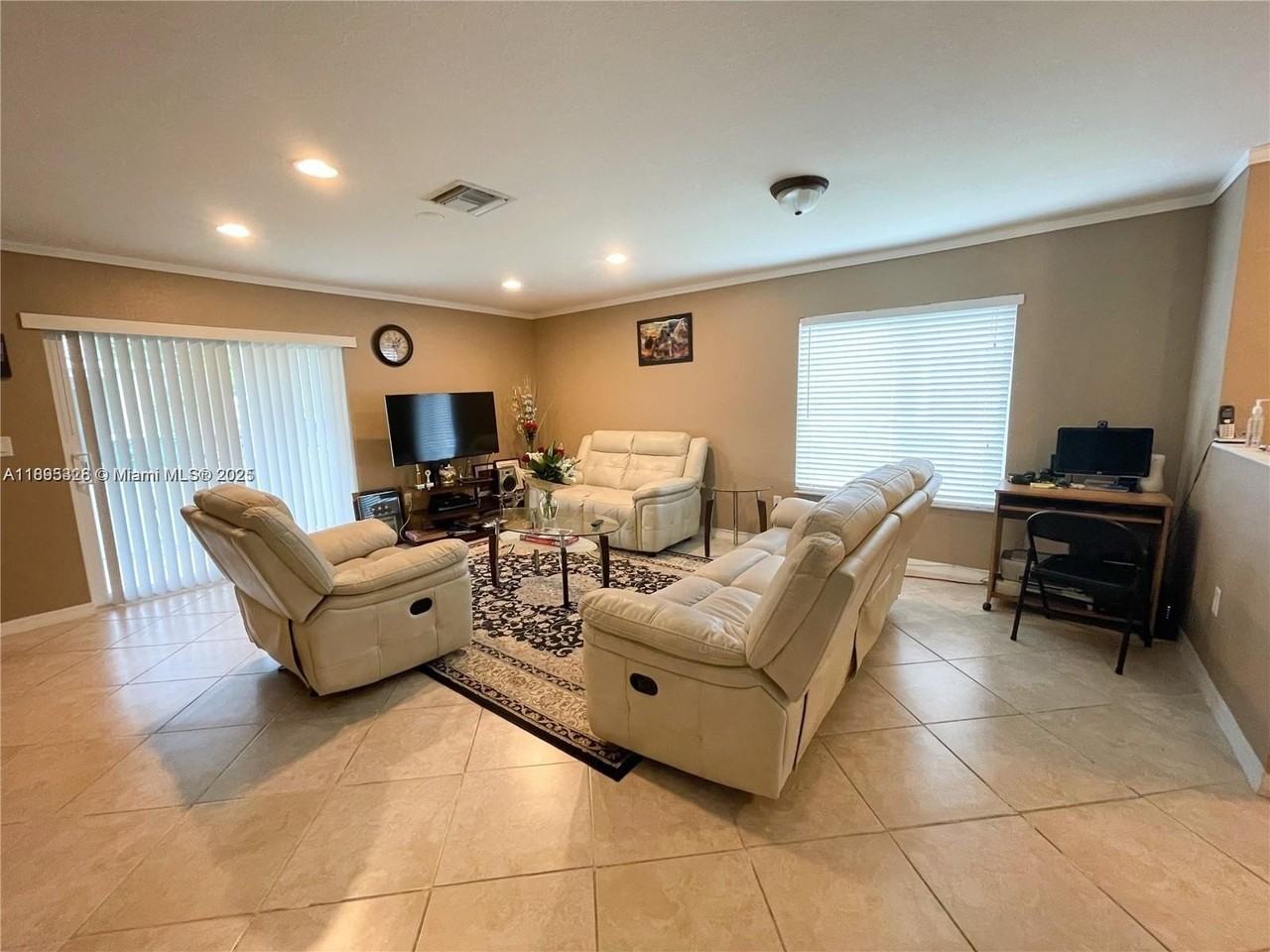 5907 London Ln #5907 - Photo 4 of 10