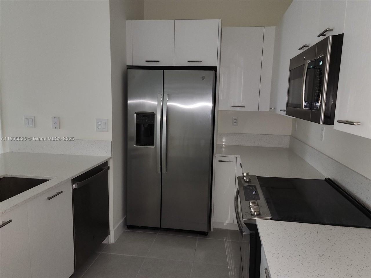 8040 Nw 42nd St #8040 - Photo 2 of 8