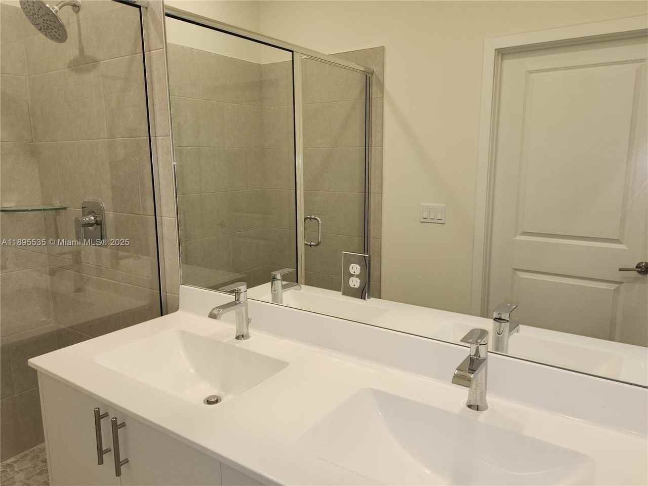 8040 Nw 42nd St #8040 - Photo 6 of 8