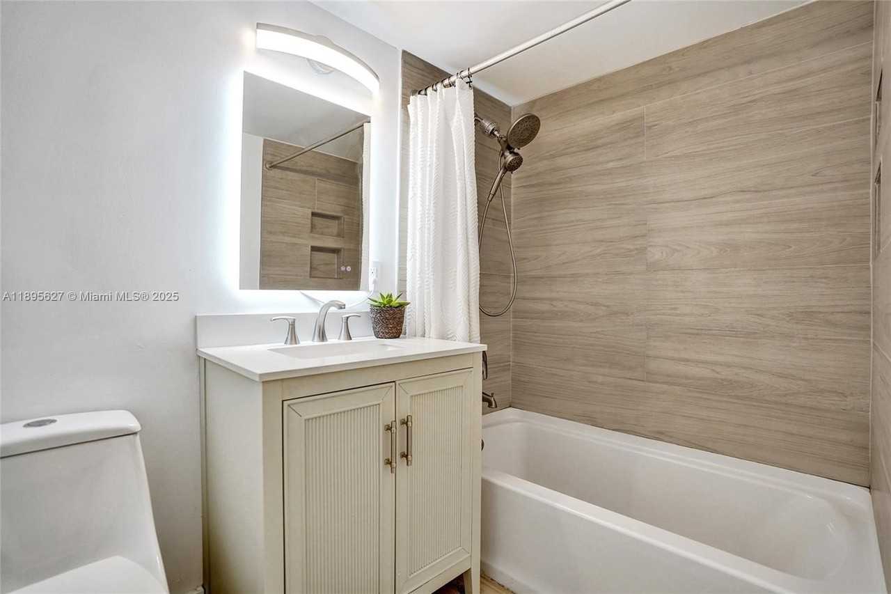 924 Se 2nd St #32 - Photo 7 of 15