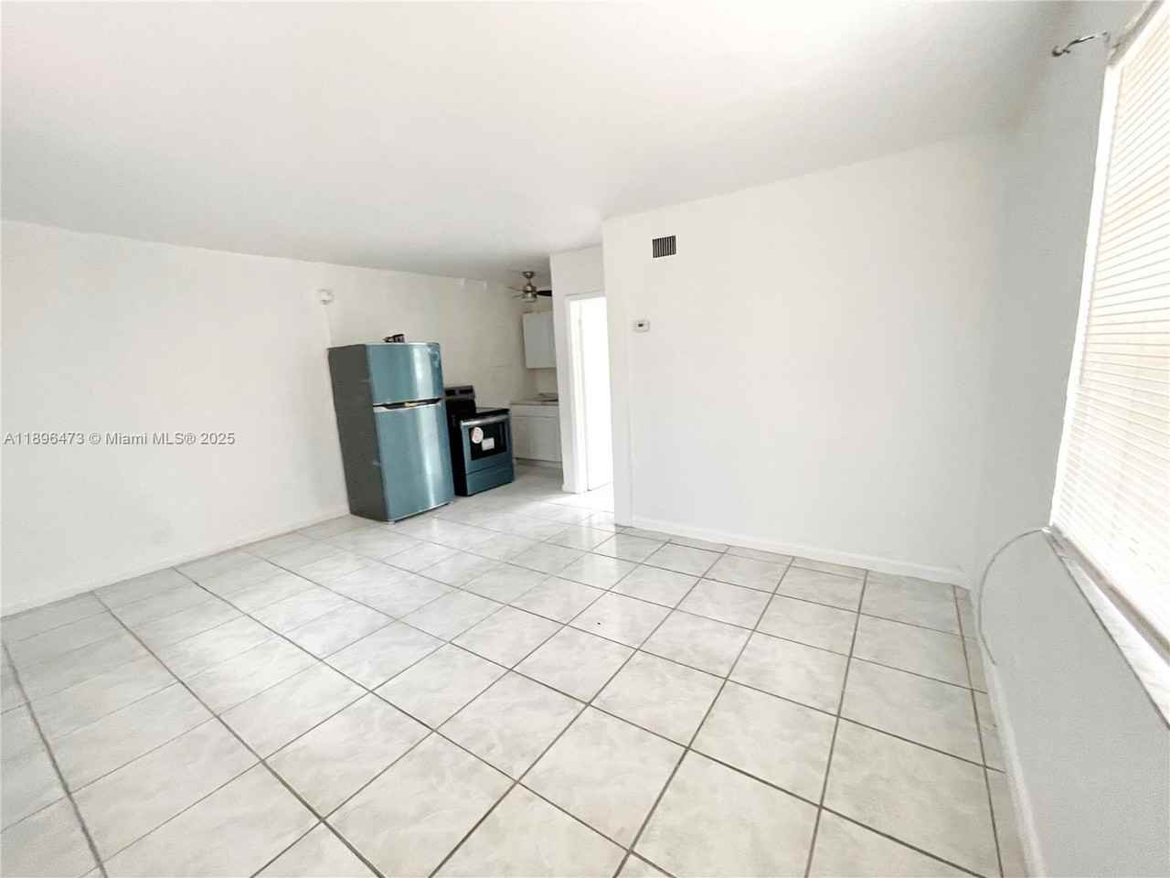 825 Nw 9th St #825 - Photo 6 of 18