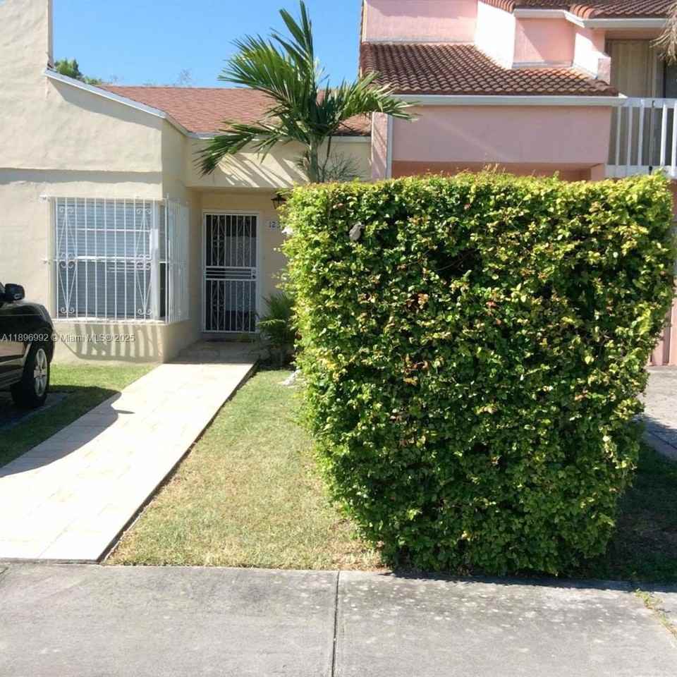 1236 Sw 104th Ct - Photo 3 of 17