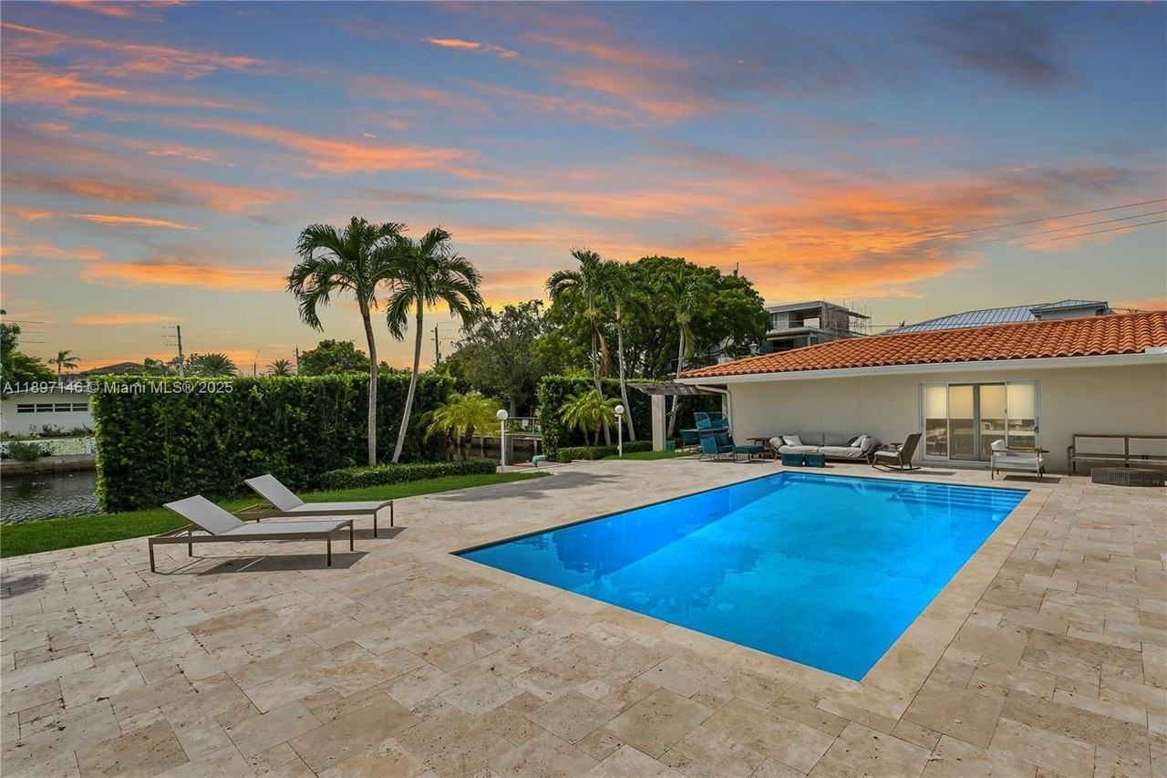 2240 Magnolia Dr - Photo 7 of 27