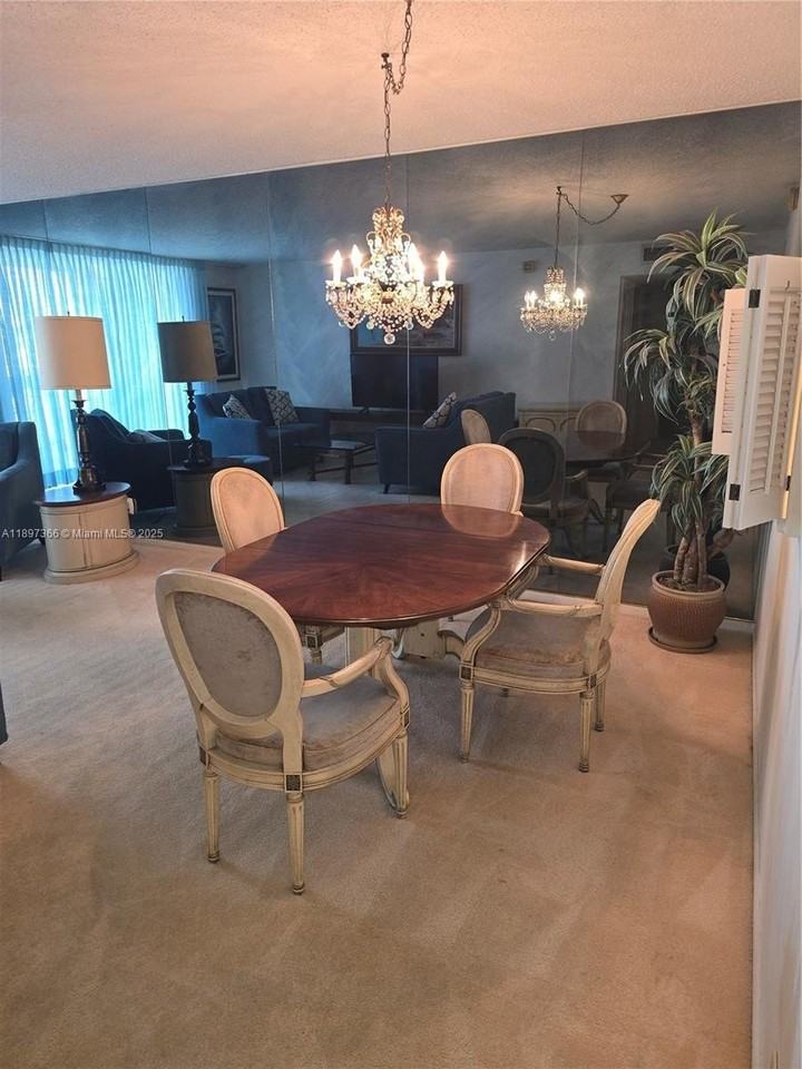 609 Ne 14th Ave #701 - Photo 2 of 14