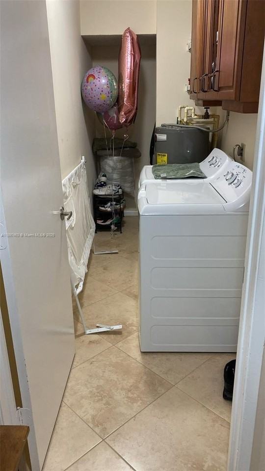 1634 N 15th Ter - Photo 5 of 33