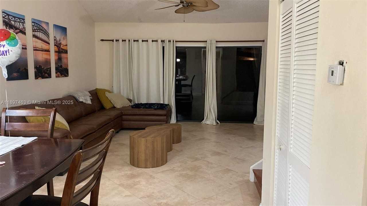 1634 N 15th Ter - Photo 6 of 33