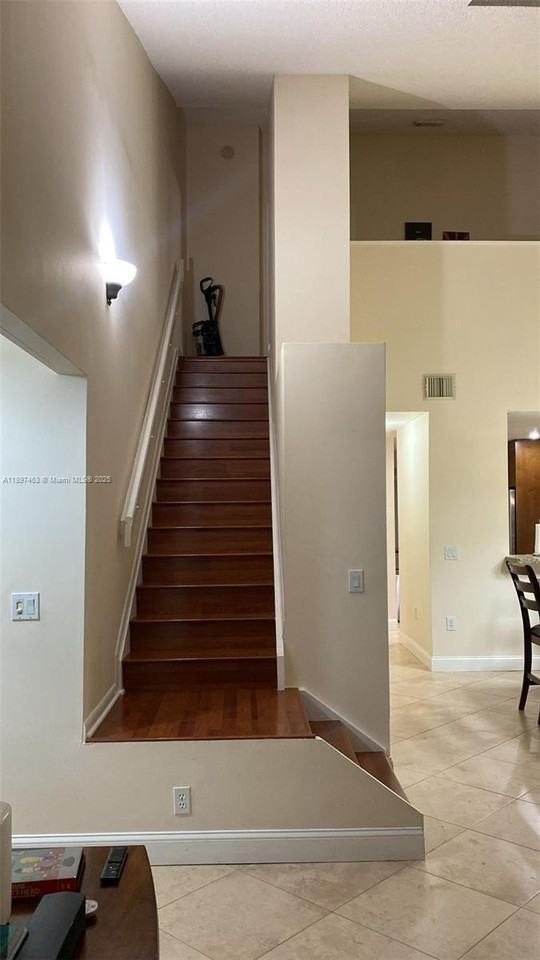 1634 N 15th Ter - Photo 7 of 33