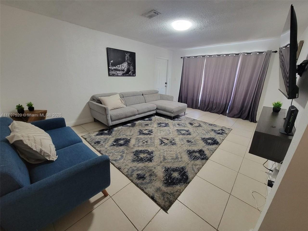 2759 Nw 58th Ter #2759 - Photo 2 of 9