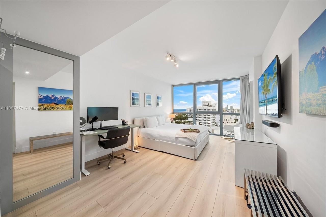 101 20th St #2002 - Photo 2 of 40