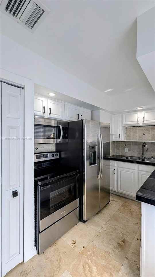 340 Nw 132nd St - Photo 3 of 16