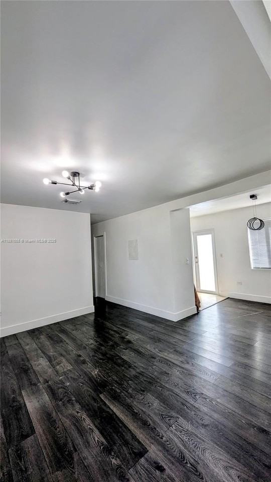 340 Nw 132nd St - Photo 5 of 16