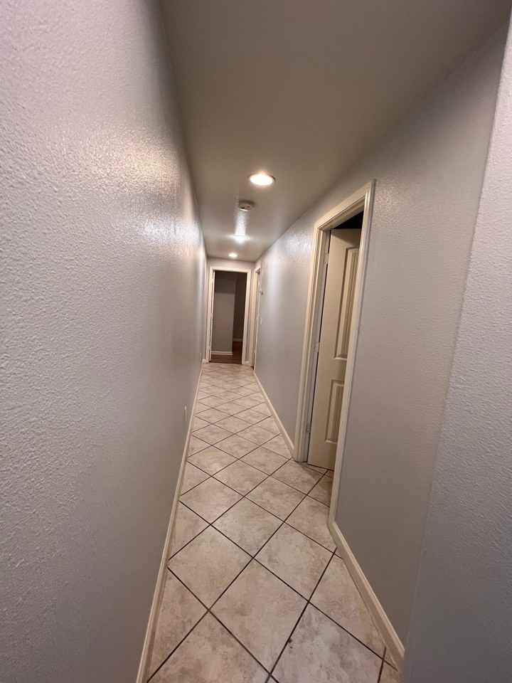 813 F Street - Photo 4 of 12