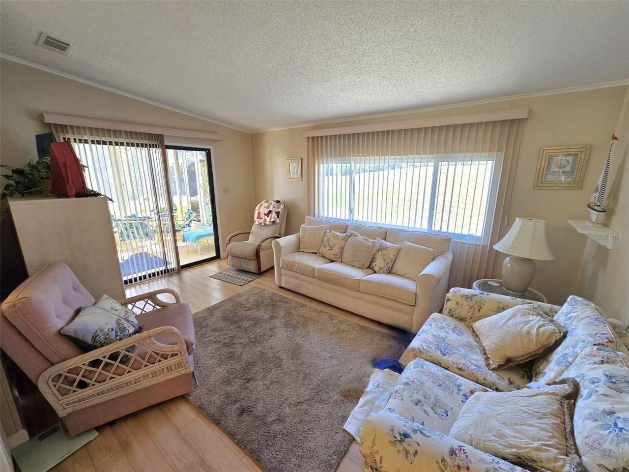 8503 Princess Ct - Photo 4 of 22