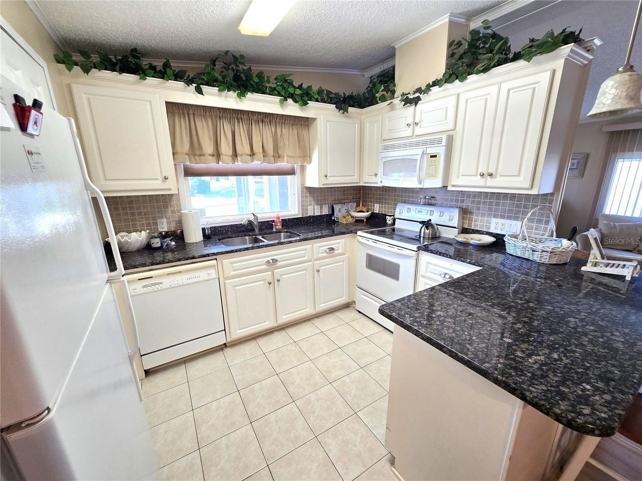 8503 Princess Ct - Photo 6 of 22