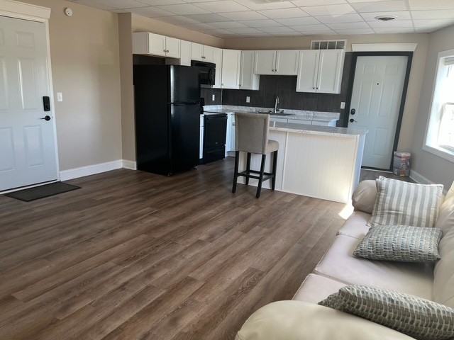 1401 Walnut Street - Photo 2 of 5