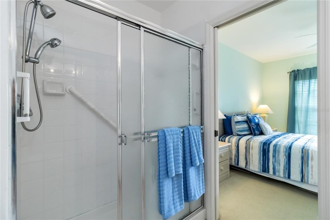 19385 Water Oak Dr #302 - Photo 5 of 34