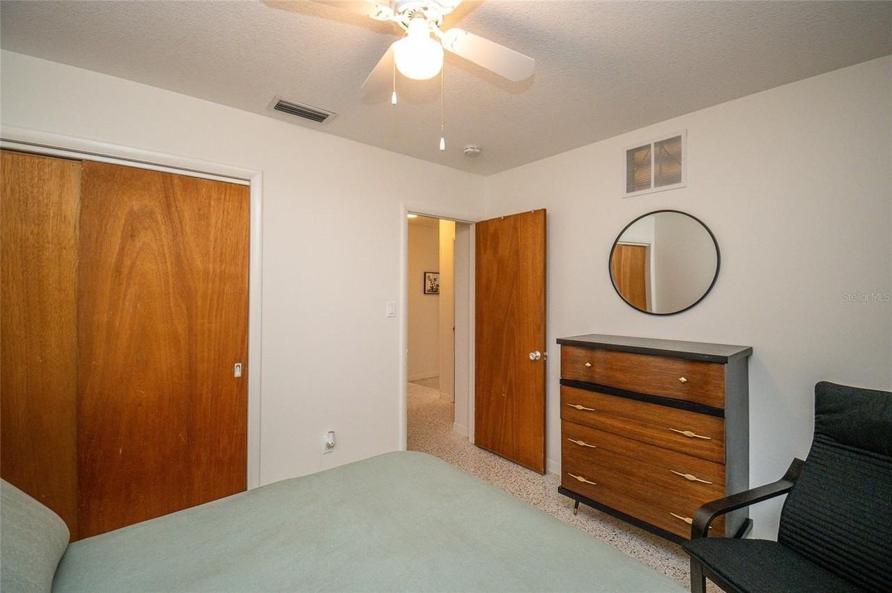 723 S Wilson Ave - Photo 5 of 10