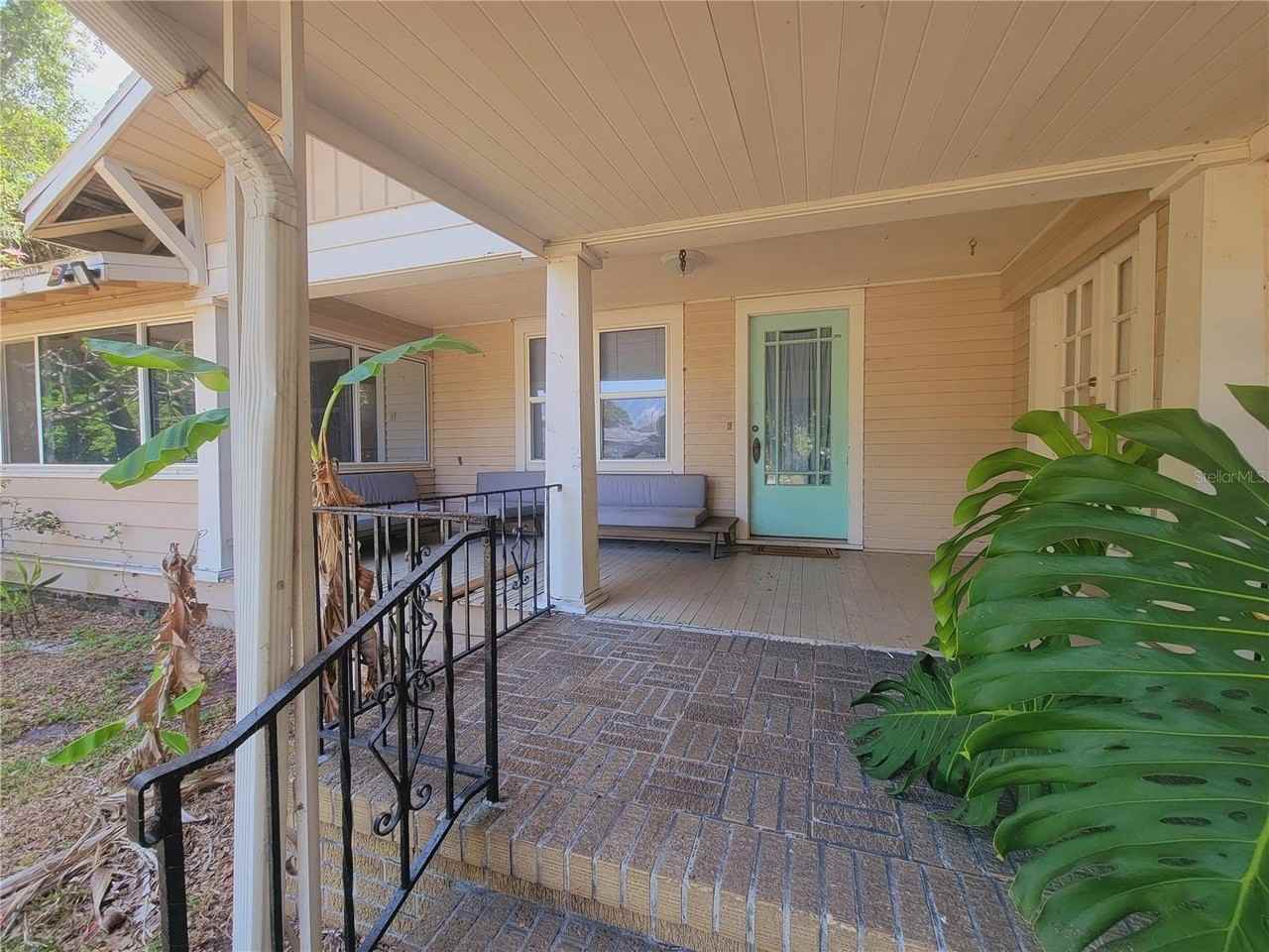 2207 Florida Ave S - Photo 2 of 26