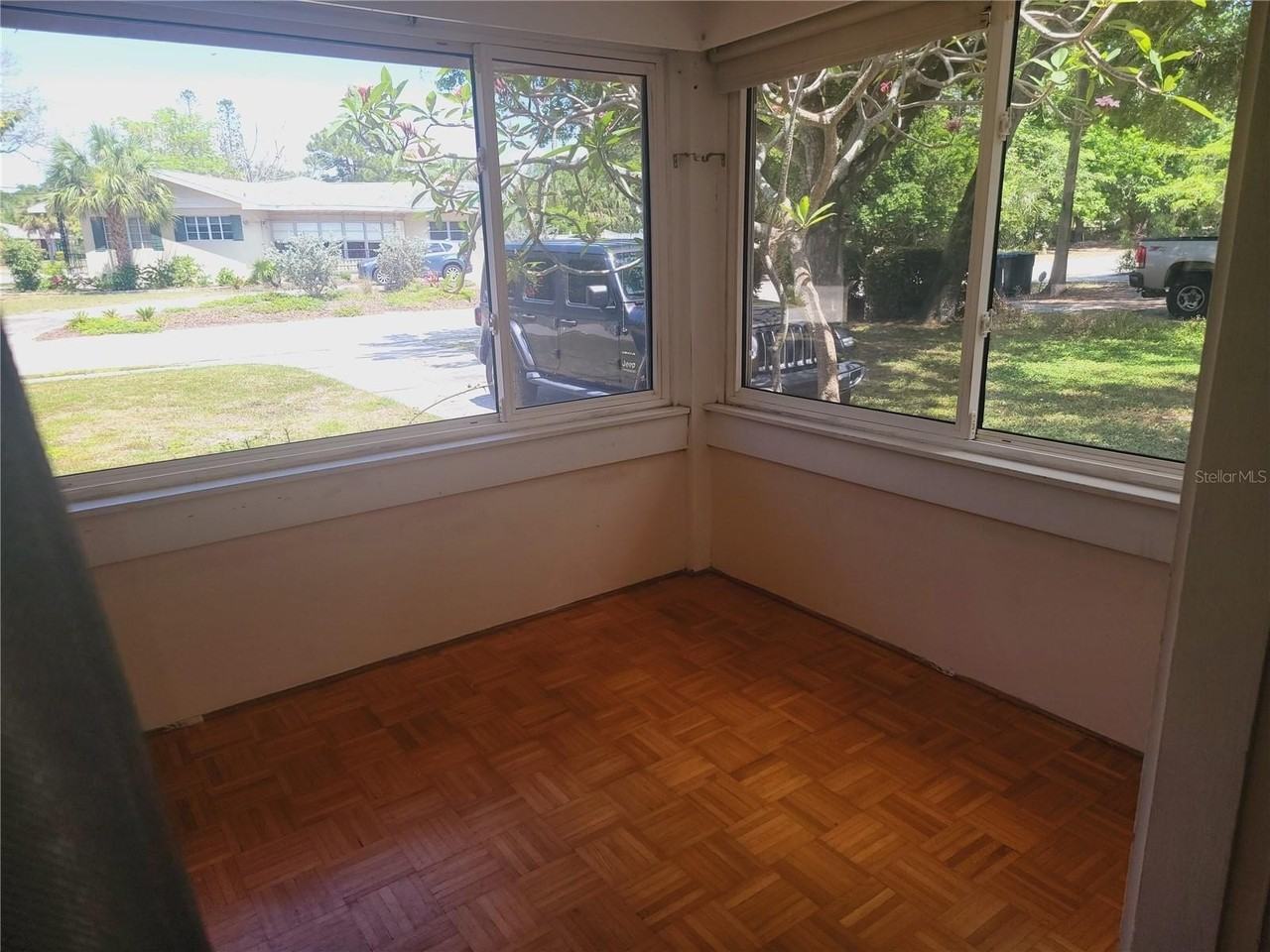 2207 Florida Ave S - Photo 6 of 26