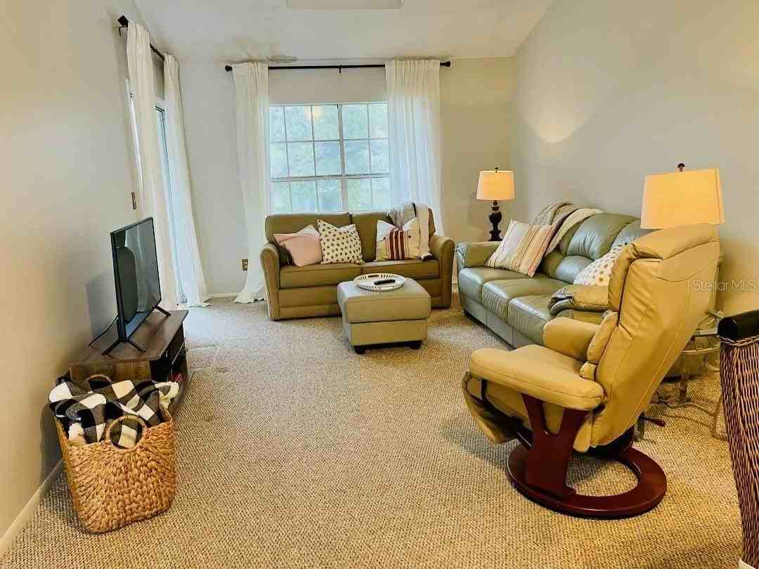 153 Sun Isle Cir - Photo 5 of 34