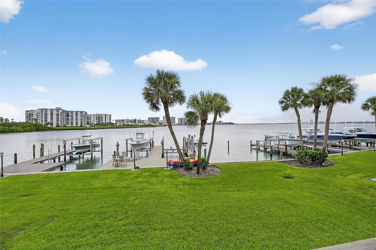 160 Marina Del Rey Ct - Photo 2 of 50