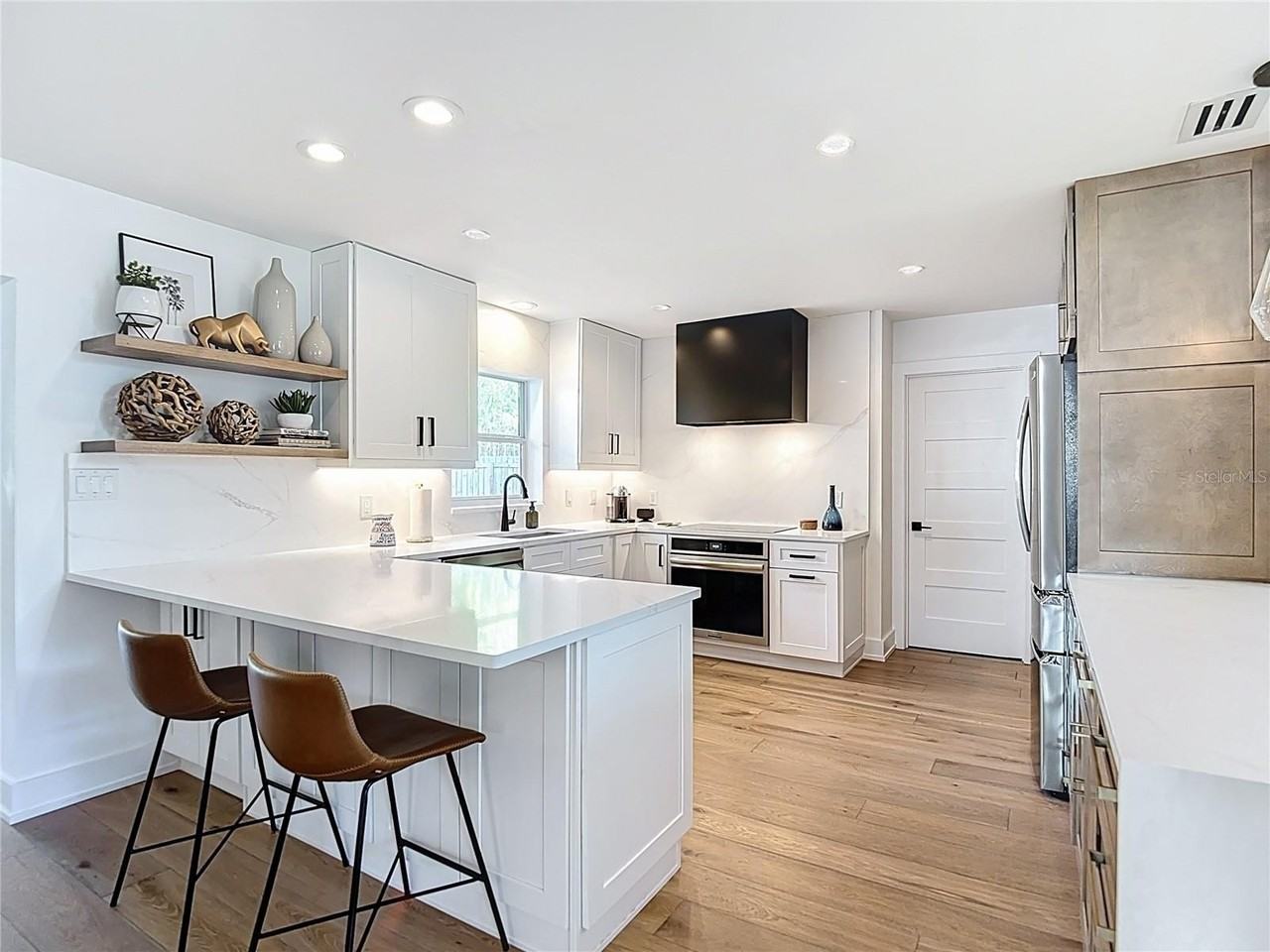 4711 W Estrella St - Photo 4 of 37