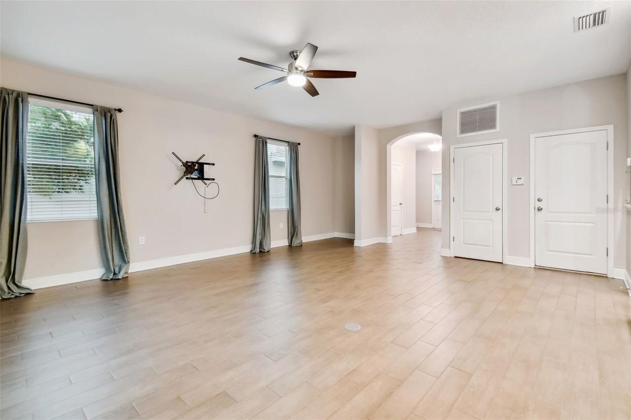 3407 W Bay Ave - Photo 5 of 18