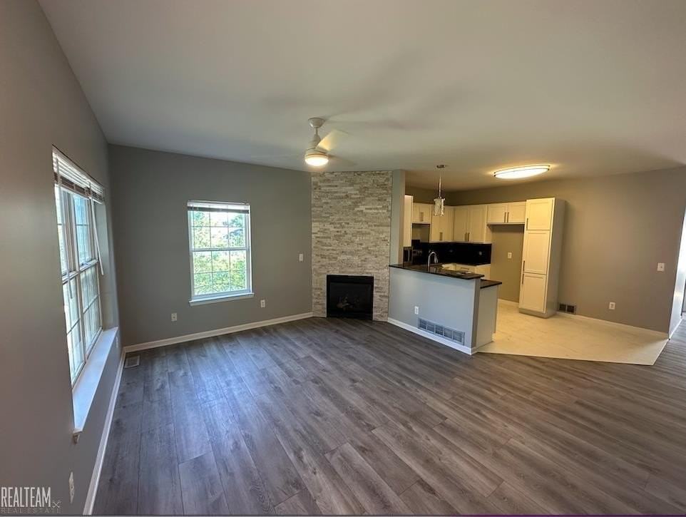 43061 Burlington Dr - Photo 2 of 14