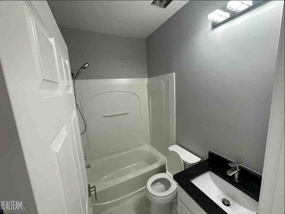 43061 Burlington Dr - Photo 5 of 14