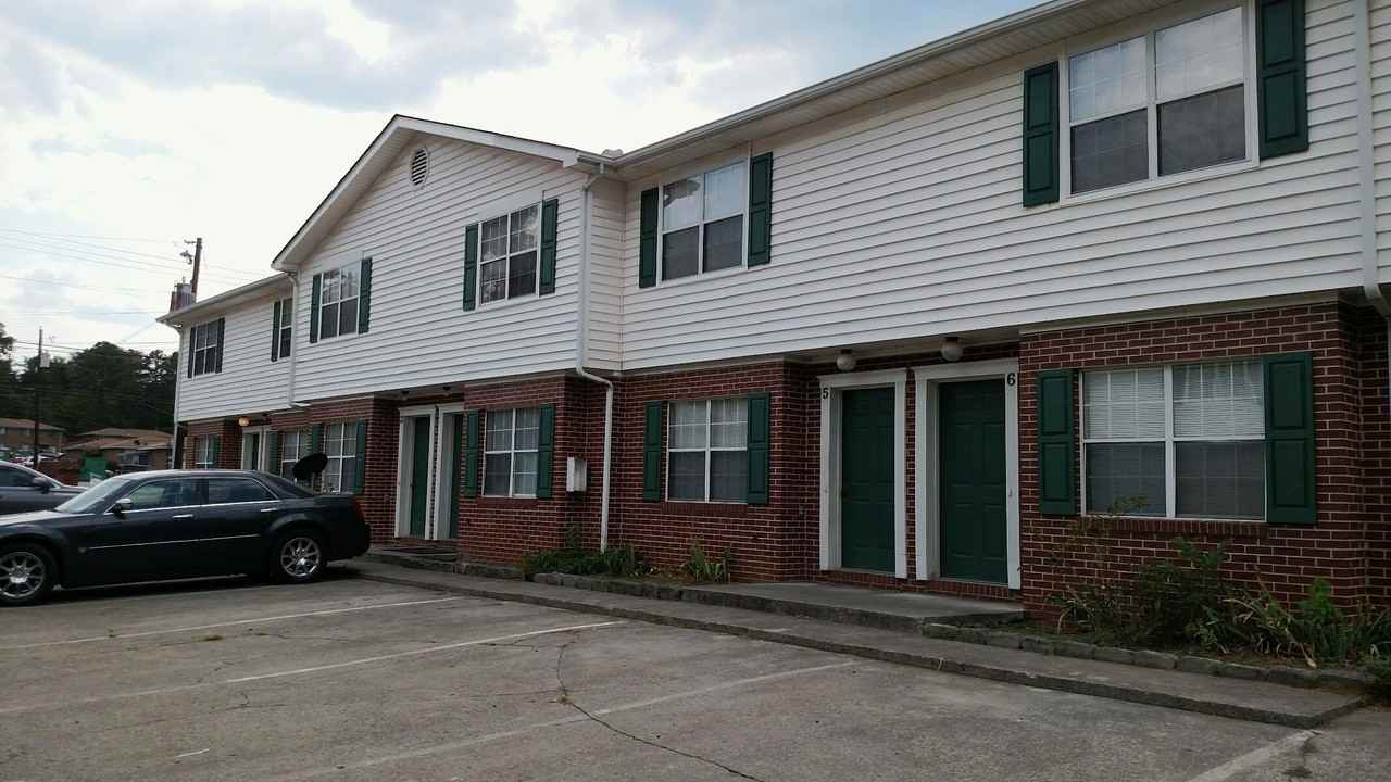 West Crawford Street Apartments - Photo 2 of 10