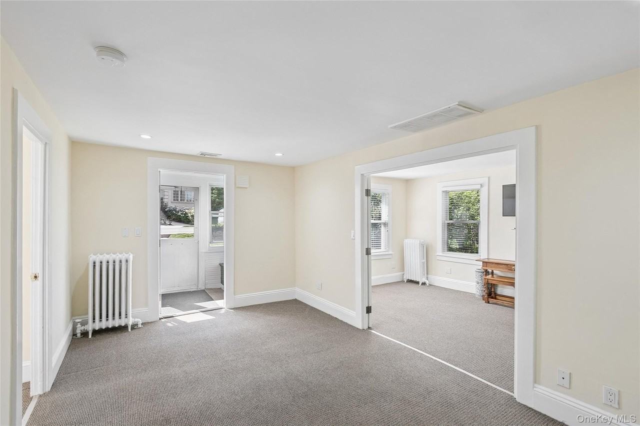 151 Steamboat Rd - Photo 6 of 26